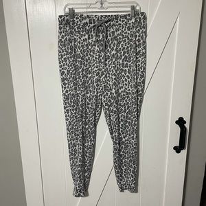 Womens Rae Dunn Gray Leopard Print Jogger Sweatpants Size Large